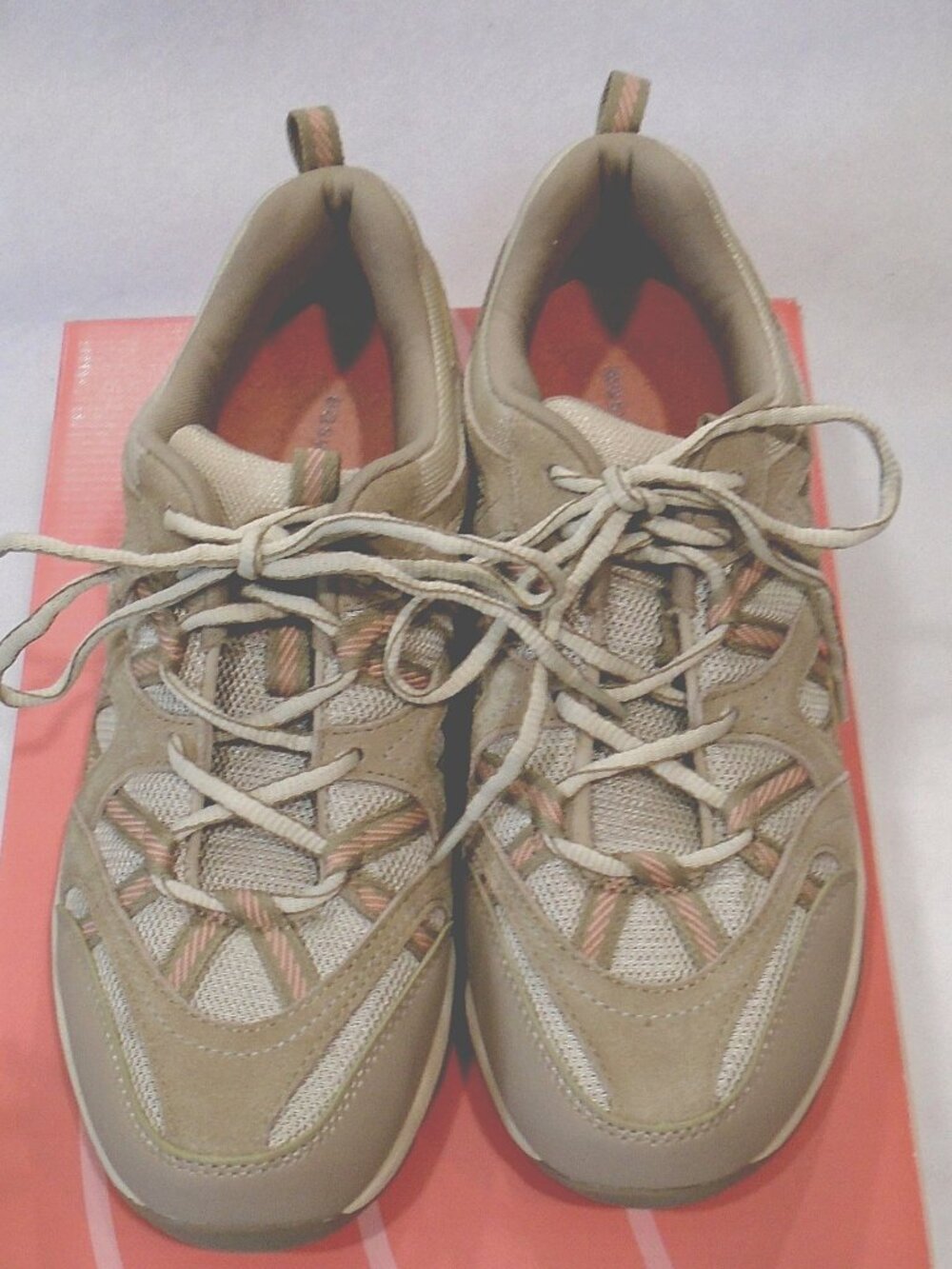 EASY SPIRIT 9.5W taupe Exploremap Walking Shoes - worn 3x indoors only